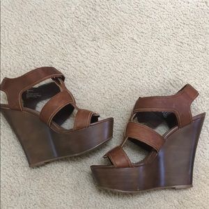 Brown leather Steve Madden Wedges